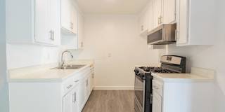 Reseda Continental Apartments Gallery 15