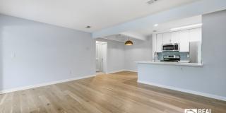 East Bridge Town Lofts Living | Prime Location Near Downtown Charleston Gallery 4