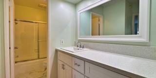5625 Sumner Gallery 31