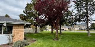 Hard to find 3 Bdrm, 2 Bath home in Harbor isles on the canal 2 miles to Sky Lakes Medical Ctr and OIT Gallery 8