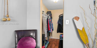 3083 N Oakland Forest Dr Gallery 67