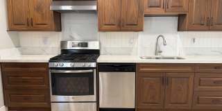 Absolutely gorgeous 3 bedroom 2 bath house Gallery 14