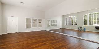 Sterling Oaks Luxury Apartments Gallery 10