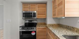Beachfront 2BR/2BA Condo with Water Views in Norfolk – Water Included Gallery 6