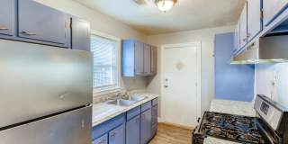 3 Bedroom Brick Ranch on Basement/5 Min Drive to Downtown Atlanta Gallery 12
