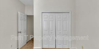 635 E Henry St Gallery 16