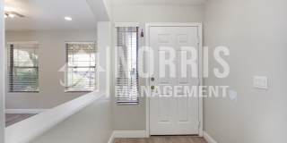 Beautiful Large Home w/A Pool Gallery 7