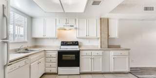 ADORABLE TOWN HOME with BALCONY and a GREAT SIZE PATIO/"BACKYARD" Gallery 11