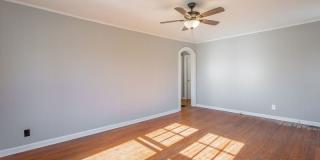 209 S Moss Avenue Gallery 5