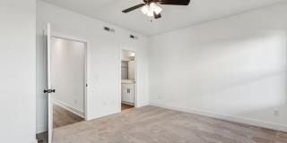 5015 Grayton Alley Gallery 94