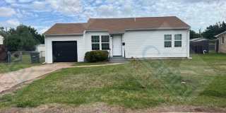 Charming 3 Bedroom Gallery 1