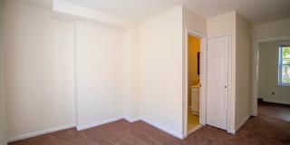 Two Bed Graduate Hospital Home Gallery 10