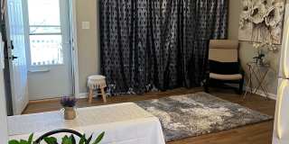 629 Clinton Street, 1 Gallery 1