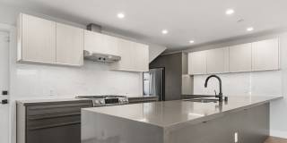 807 N Detroit St Gallery 13