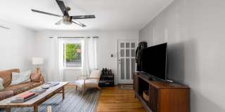 3BD, 1BA Edgewater Home with Lard Back Yard and 2-Car Garage Gallery 3