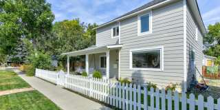 Renovated 3 bed / 2 Bath home in AMAZING Location Gallery 1