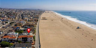 2428 The Strand Gallery 74