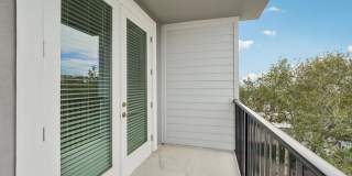 Jade at North Hyde Park Gallery 45