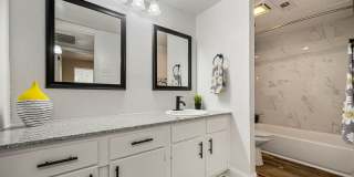 Pinnacle Gallery 27