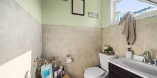 383 Davis Street Gallery 16