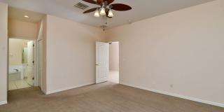 2 Bedroom with Den and Garage. Over !800 Sq. Ft under air Gallery 26