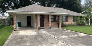 HEART OF DENHAM SPRINGS! Gallery 1