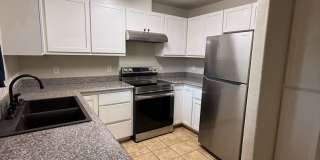 PETS ALLOWED - GREAT UNIT BETWEEN MEDFORD AND CENTRAL POINT AVAILABLE NOW Gallery 11