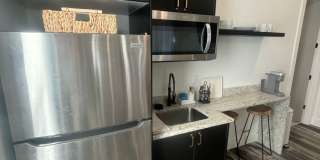 1Bd/1Ba in the HEART of Midtown! FULLY FURNISHED! Perfect for travelling Nurses or Students! Gallery 6