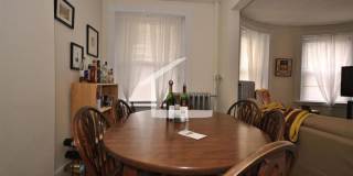 NIce 4 bed in Washington Square Gallery 5