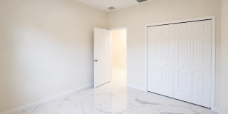 Large 4 bedroom, 3 bath, 2 car garage-MOVE IN READY! Gallery 12