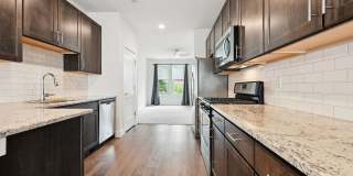 Great Townhome, Perfect Location! License #2023-BFN-0071747 Gallery 7