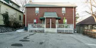 Beautiful 2BR/1.5BA home in a prime location within walking distance to West End and Vanderbilt University. Gallery 29