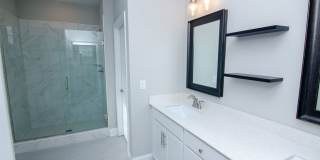 Stunning Condo with Garage space Stunning Condo with Garage space Gallery 16