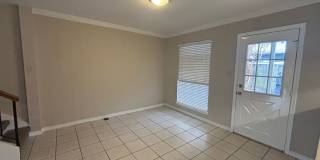 SPACIOUS COZY TOWNHOME IN GATED COMMUNITY Gallery 3