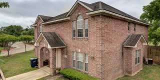 AUGUST PRE-LEASE Beautiful 3 Bed, 3.5 Bath Minutes from Campus! Gallery 7