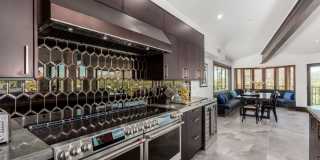 Stunning 7BR House in Camelback Canyon Gallery 28