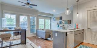 525 East Apartments Gallery 3