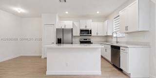 2448 SE 10th Ct Gallery 7