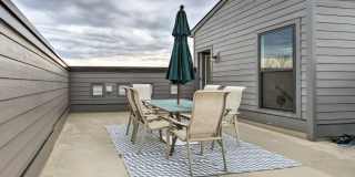 Luxury 3BR/2.5BA Condo w/ Balcony and Rooftop Terrace & Garage – Walk to One Loudoun Luxury 3BR/2.5BA Condo w/ Balcony and Rooftop Terrace & Garage – Walk to One Loudoun Gallery 24
