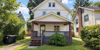 990 Emma Avenue – 5-Bedroom Home with Porch and Off-Street Parking 990 Emma Avenue – 5-Bedroom Home with Porch and Off-Street Parking Gallery 1