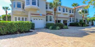 ****DOWNTOWN NAPLES*** SEASONAL***BEAUTIFUL VILLAS NAPOLI****NOW AVAILABLE*** Gallery 3