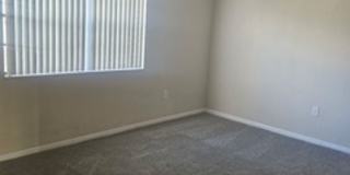 2 bed 2.5 bath Lake Front Townhouse Gallery 4