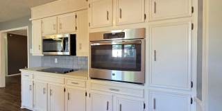 FOR LEASE - Spacious  3/2/2 IN RAINTREE Gallery 8