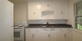 June FREE On This Updated 1 Bedroom 1 Bath Duplex in Navy Hill Area in Olathe Gallery 4