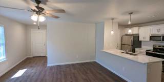 3 Bed 2 Bath 2 Car Duplex Freedom Villas in Midwest City, OK Gallery 21