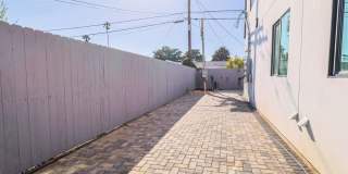 1923 1/2 Carmona Ave Gallery 11