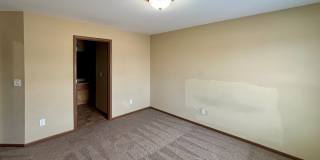Spacious 4 Bed / 2.5 Bath in Quiet Neighborhood Available NOW! Gallery 15