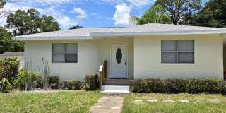 Cute Single Family Home~Carport~Fenced Yard Gallery 1