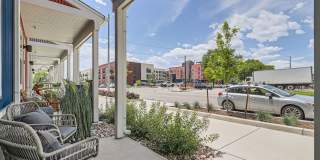 New Downtown Longmont Townhome | Office + 2BDR Gallery 6