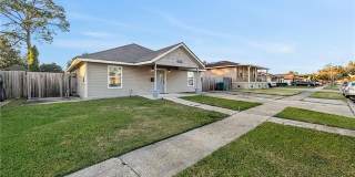 528 GROVEWOOD Drive Gallery 19